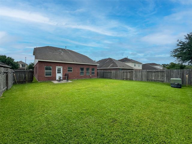 3041 Boxwood Springs Lane, Dickinson, TX 77539
