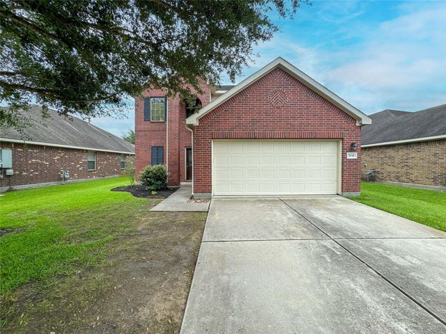 3041 Boxwood Springs Lane, Dickinson, TX 77539