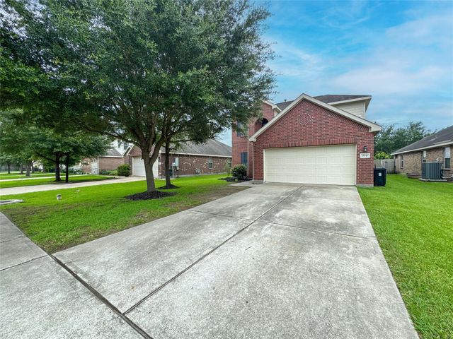 3041 Boxwood Springs Lane, Dickinson, TX 77539