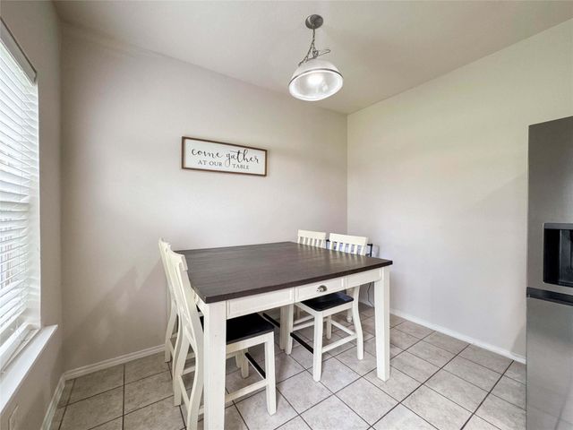3041 Boxwood Springs Lane, Dickinson, TX 77539