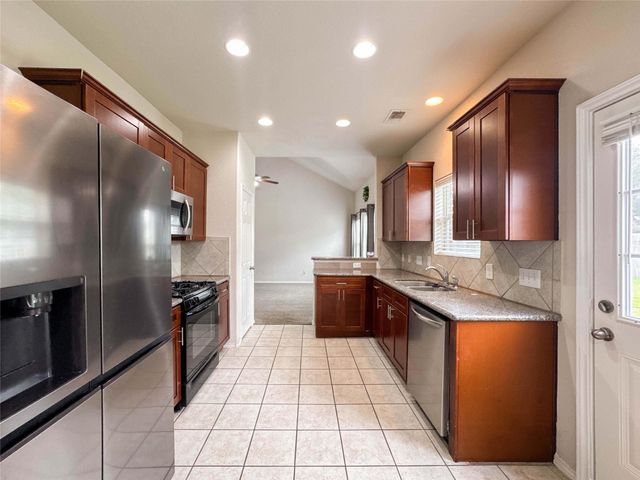 3041 Boxwood Springs Lane, Dickinson, TX 77539