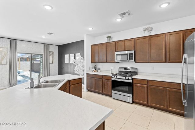 22082 E Thunderhead Drive, Red Rock, AZ 85145