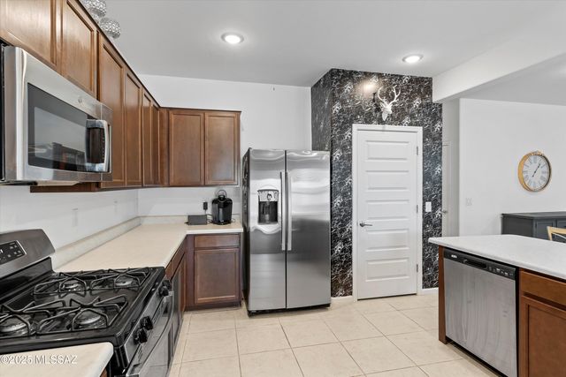 22082 E Thunderhead Drive, Red Rock, AZ 85145