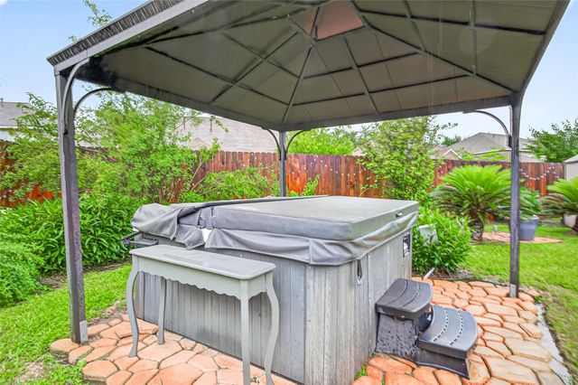 6027 Bassetdale Lane, Houston, TX 77084