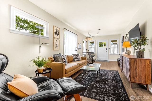 408 7th Avenue SE, Olympia, WA 98501