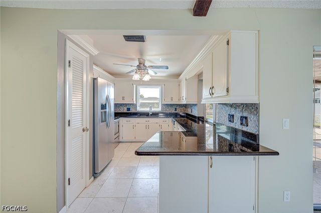 2301 SE 5th CT, Cape Coral, FL 33990