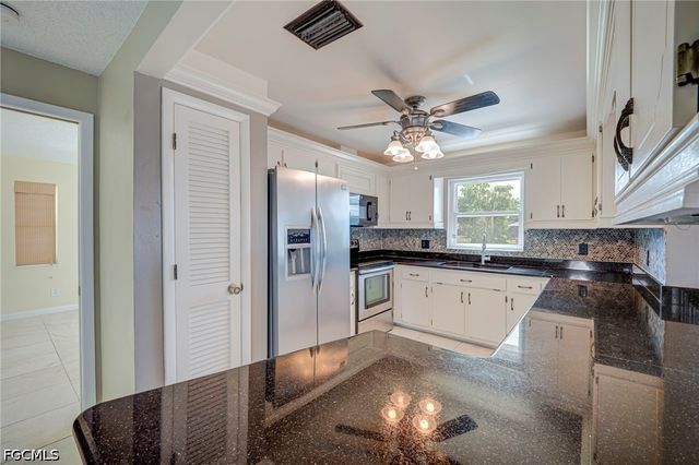 2301 SE 5th CT, Cape Coral, FL 33990