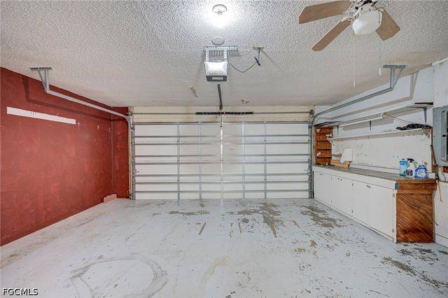 2301 SE 5th CT, Cape Coral, FL 33990