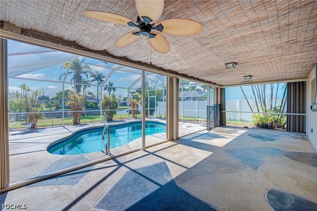 2301 SE 5th CT, Cape Coral, FL 33990