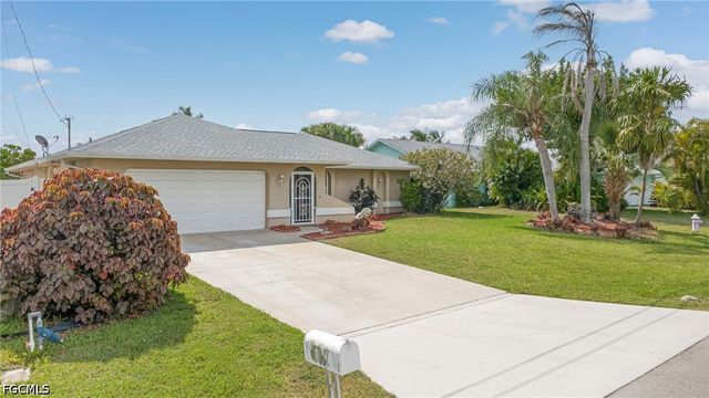 2301 SE 5th CT, Cape Coral, FL 33990