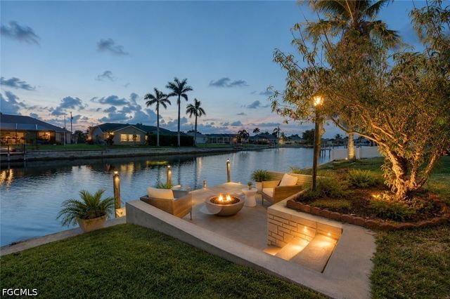 2301 SE 5th CT, Cape Coral, FL 33990