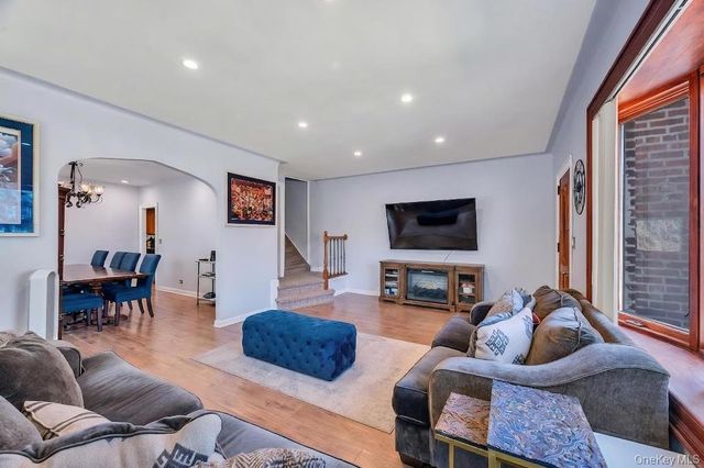 164-26 Grand Central Parkway, Jamaica, NY 11432