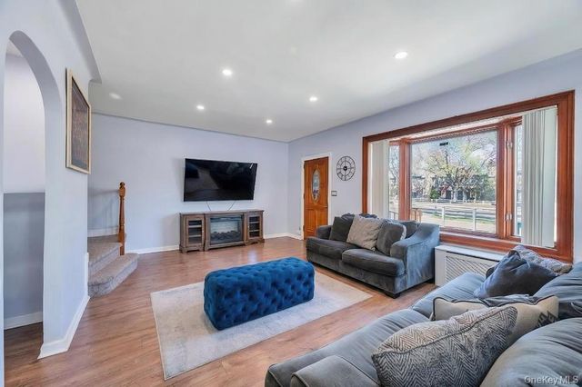 164-26 Grand Central Parkway, Jamaica, NY 11432