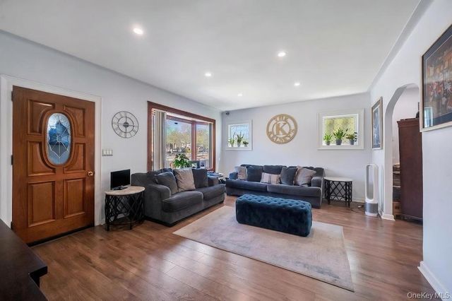 164-26 Grand Central Parkway, Jamaica, NY 11432
