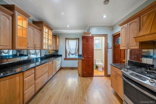 164-26 Grand Central Parkway, Jamaica, NY 11432