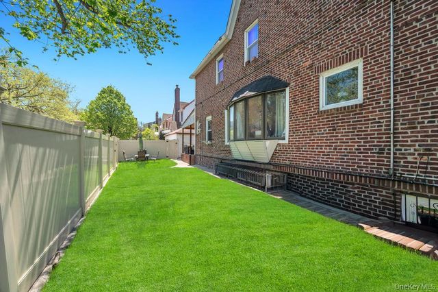 164-26 Grand Central Parkway, Jamaica, NY 11432