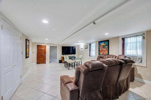 164-26 Grand Central Parkway, Jamaica, NY 11432