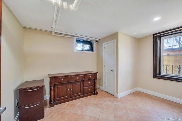 164-26 Grand Central Parkway, Jamaica, NY 11432