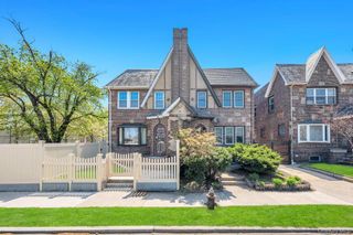 164-26 Grand Central Parkway, Jamaica, NY 11432