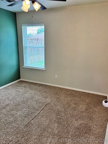 11006 E 118th Street N, Collinsville, OK 74021