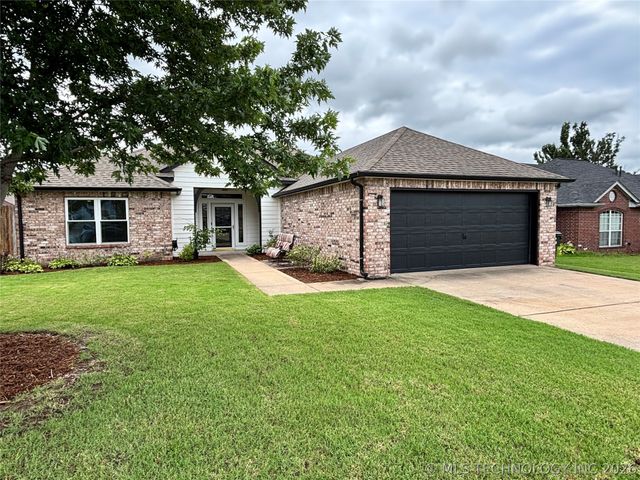 11006 E 118th Street N, Collinsville, OK 74021