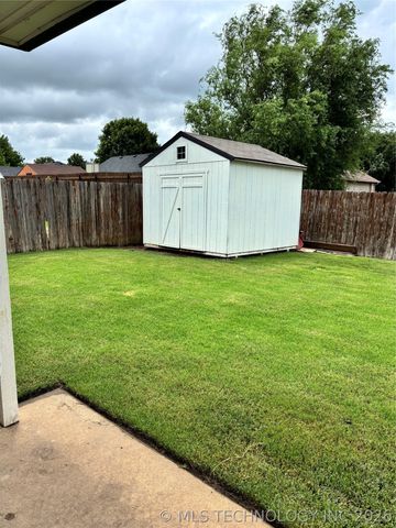 11006 E 118th Street N, Collinsville, OK 74021