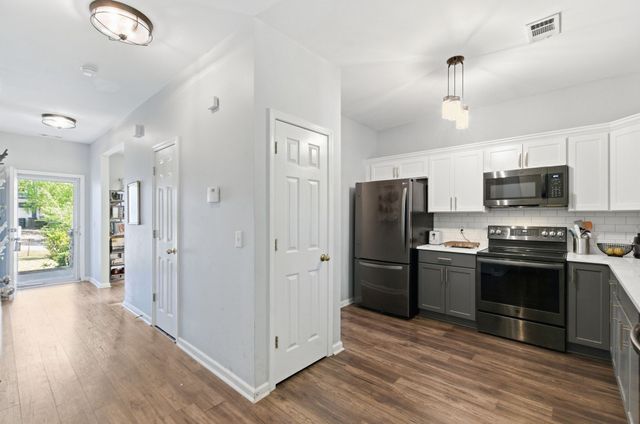 404 Normandy Cir, Nashville, TN 37209