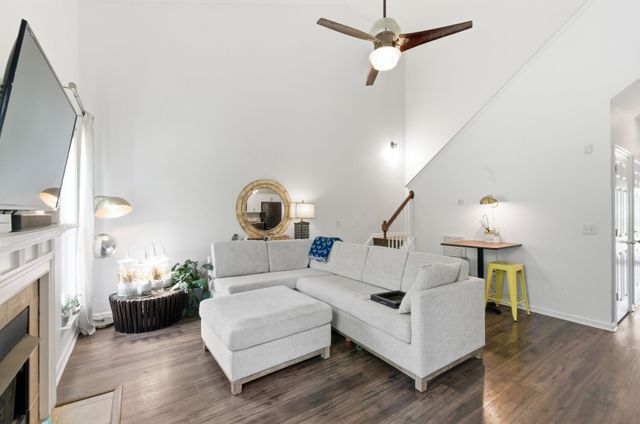 404 Normandy Cir, Nashville, TN 37209