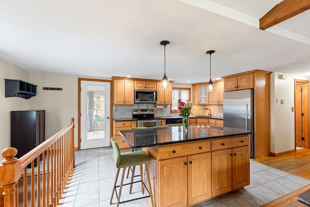 29 Lydon Lane, Kingston, MA 02364