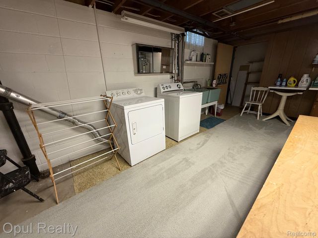 28369 Pembroke Street, Livonia, MI 48152