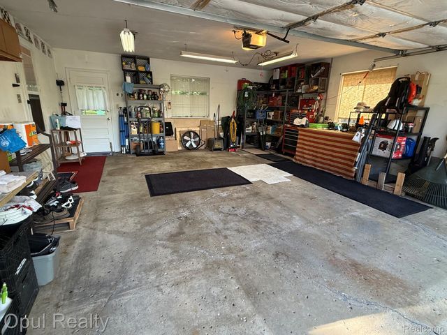 28369 Pembroke Street, Livonia, MI 48152