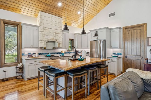 9525 Dickson Road, Fort Worth, TX 76179