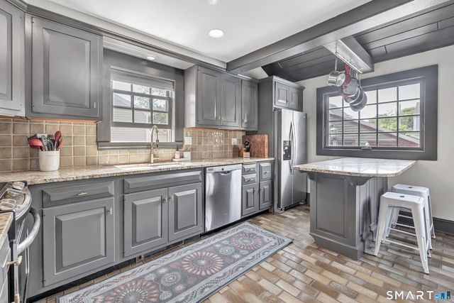 535 Wilcoxson Avenue, Stratford, CT 06614
