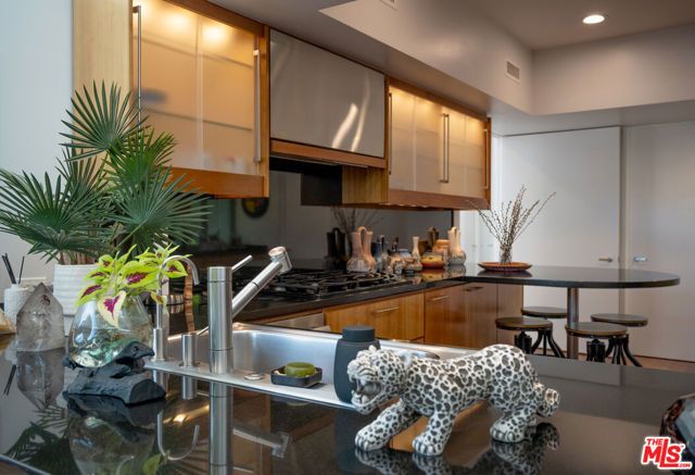 30047 Mulholland Highway, Agoura Hills, CA 91301