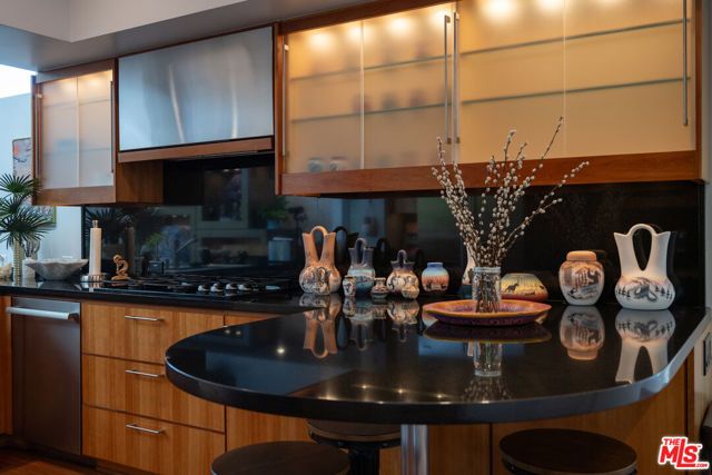 30047 Mulholland Highway, Agoura Hills, CA 91301