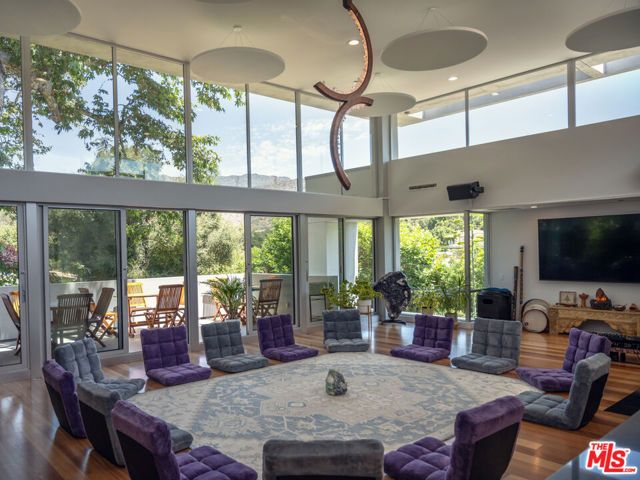 30047 Mulholland Highway, Agoura Hills, CA 91301