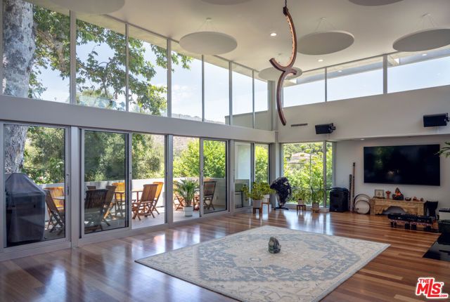 30047 Mulholland Highway, Agoura Hills, CA 91301
