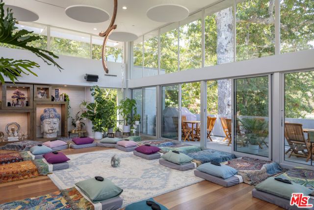 30047 Mulholland Highway, Agoura Hills, CA 91301