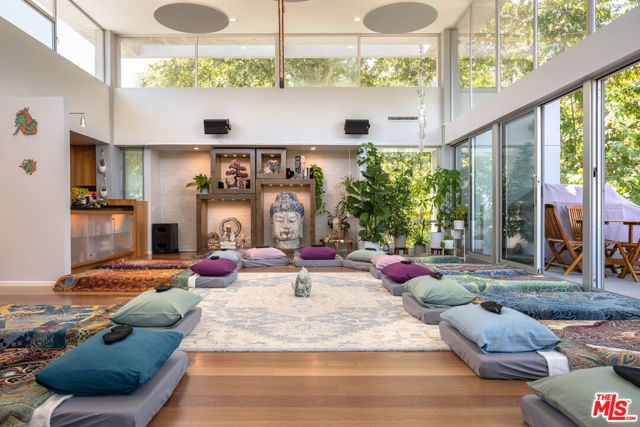 30047 Mulholland Highway, Agoura Hills, CA 91301