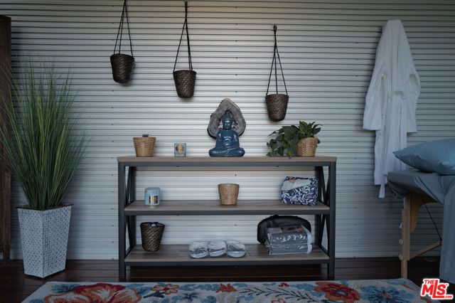 30047 Mulholland Highway, Agoura Hills, CA 91301