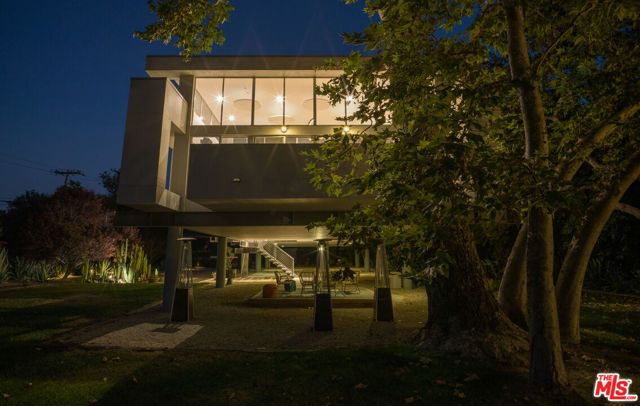 30047 Mulholland Highway, Agoura Hills, CA 91301