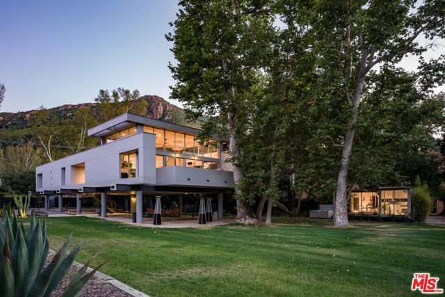 30047 Mulholland Highway, Agoura Hills, CA 91301