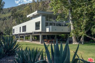 30047 Mulholland Highway, Agoura Hills, CA 91301