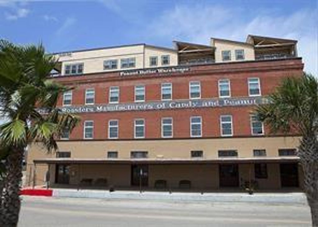 100 20th Street 402, Galveston, TX 77550