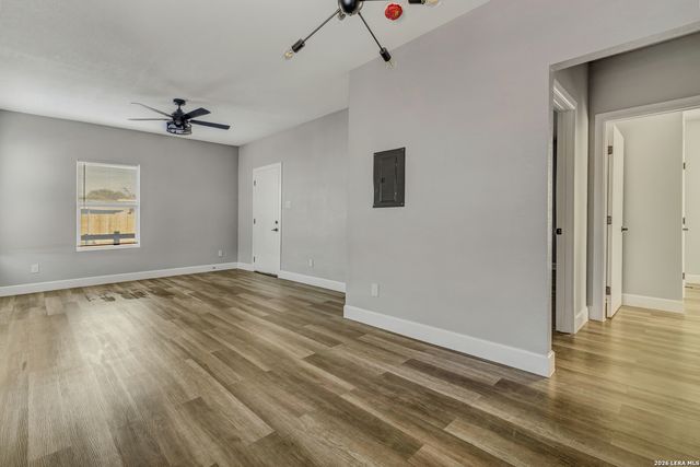 1805 Texas, San Antonio, TX 78228