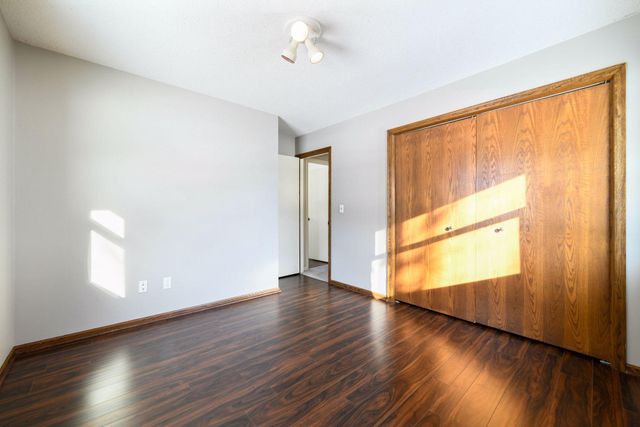 1521 Crest Drive, Chaska, MN 55318