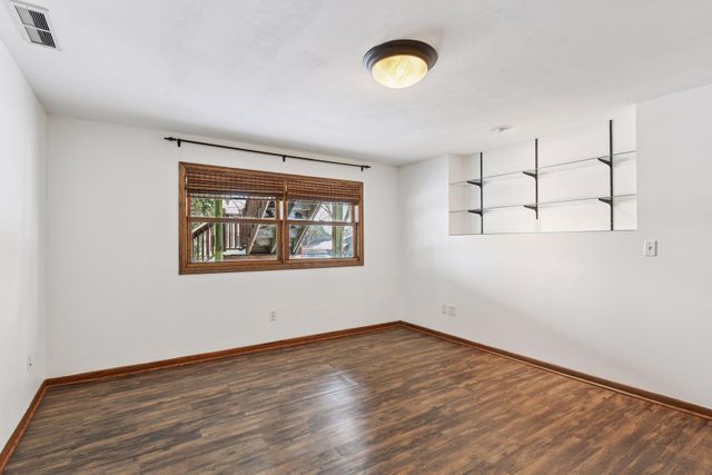 1521 Crest Drive, Chaska, MN 55318