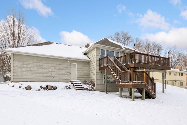 1521 Crest Drive, Chaska, MN 55318