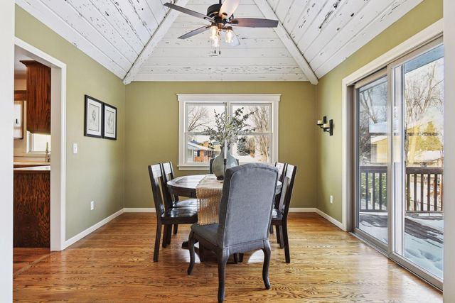 1521 Crest Drive, Chaska, MN 55318