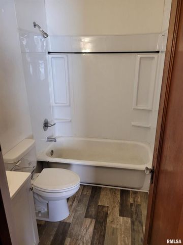 1014-1016 15TH Avenue, East Moline, IL 61244